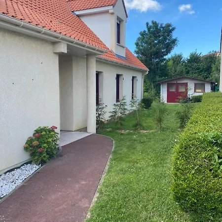 Aux Charmes 1 Bed and Breakfast *