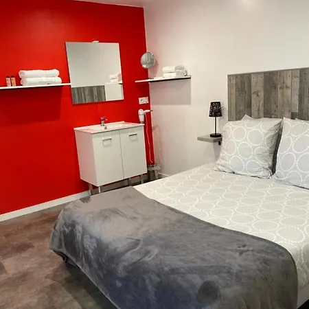 Bed & Breakfast Aux Charmes 1