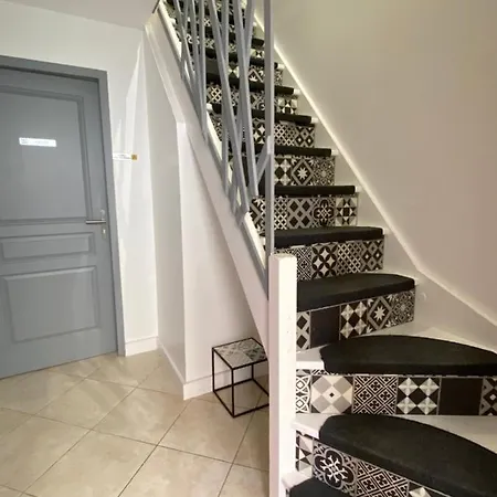 Bed & Breakfast Aux Charmes 1 *